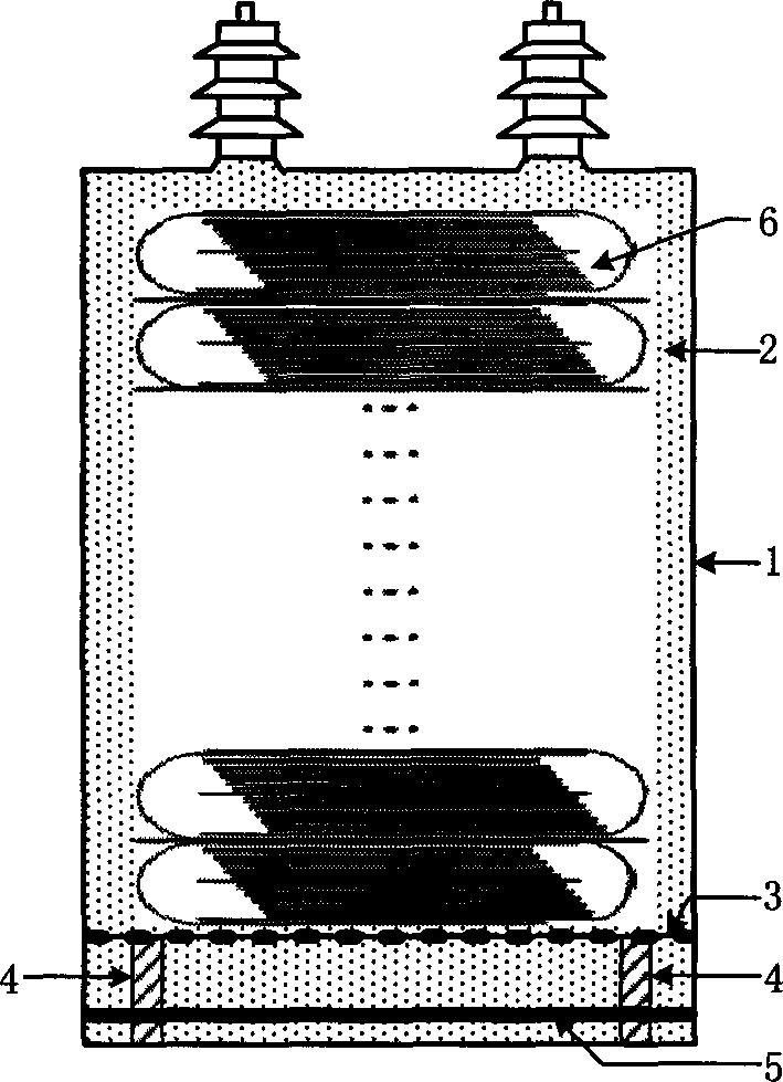 采用微穿孔板及实板组合结构的低噪声电力电容器